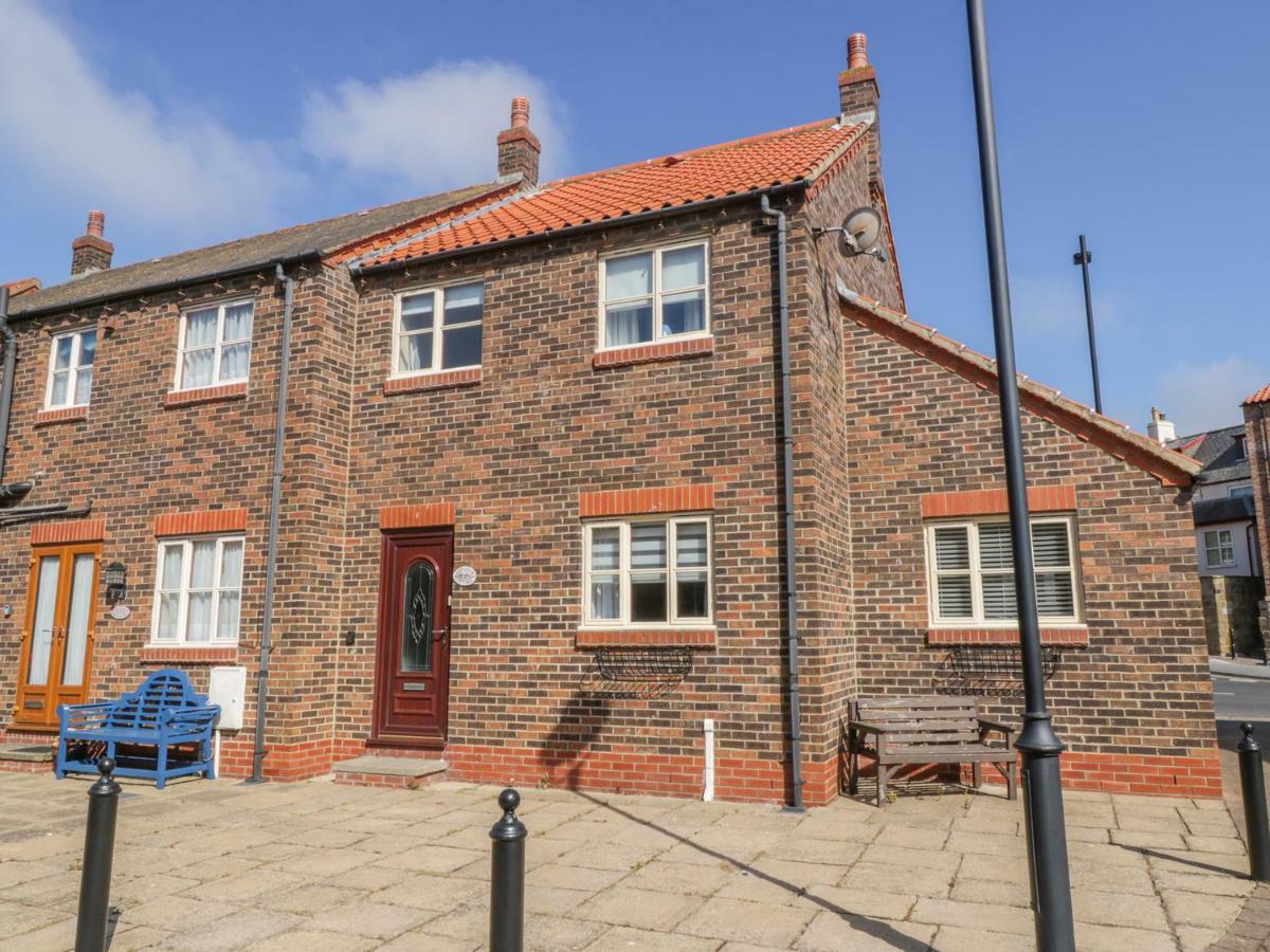 Abrahams Cottage Уитби Екстериор снимка